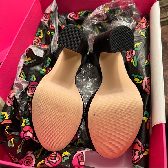 Betsey Johnson Womens' (Sz 5) Alliie Platform Sandals, Black - Picture 4 of 5